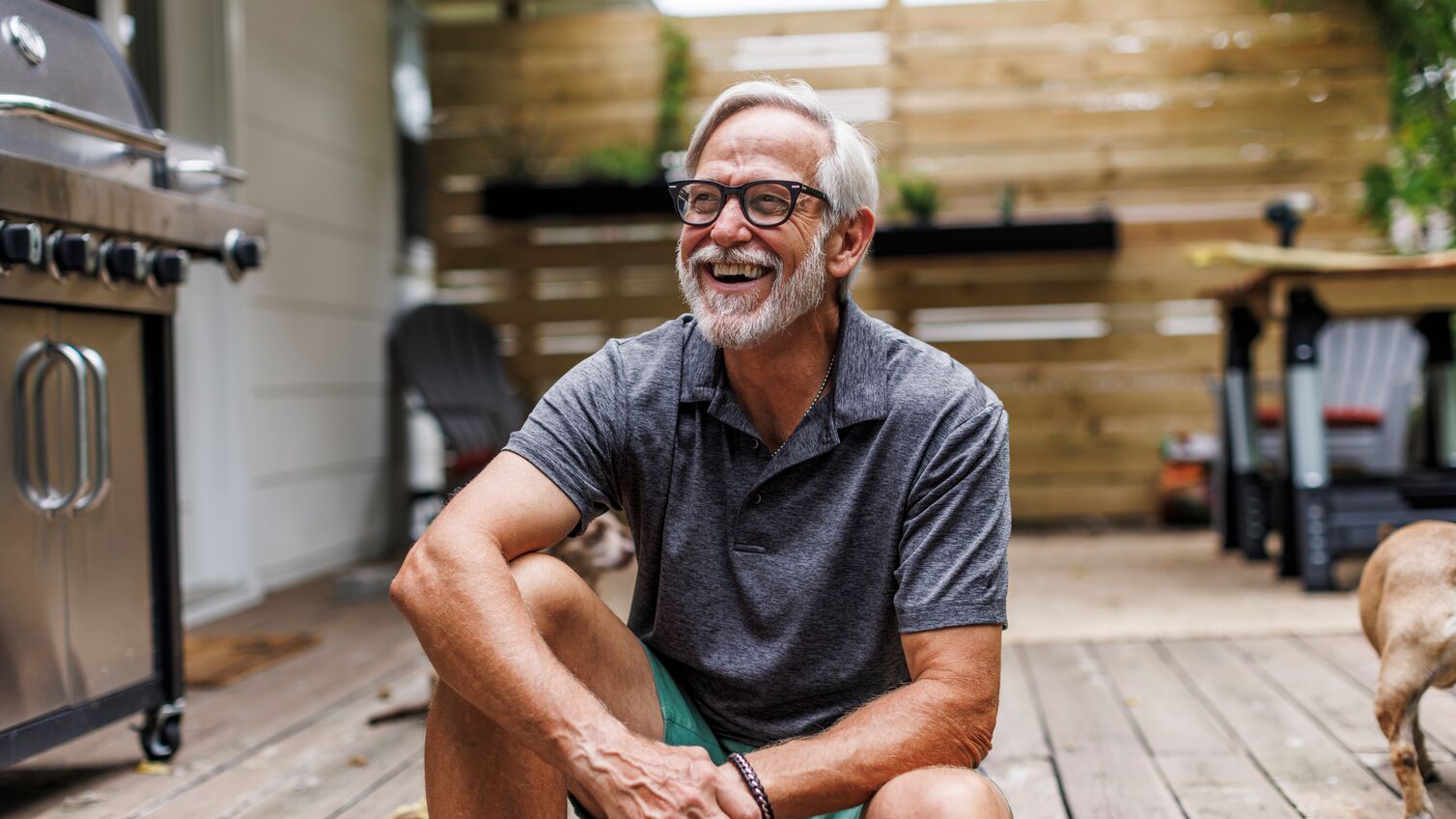 Optimizely_SU_older-man-on-back-patio