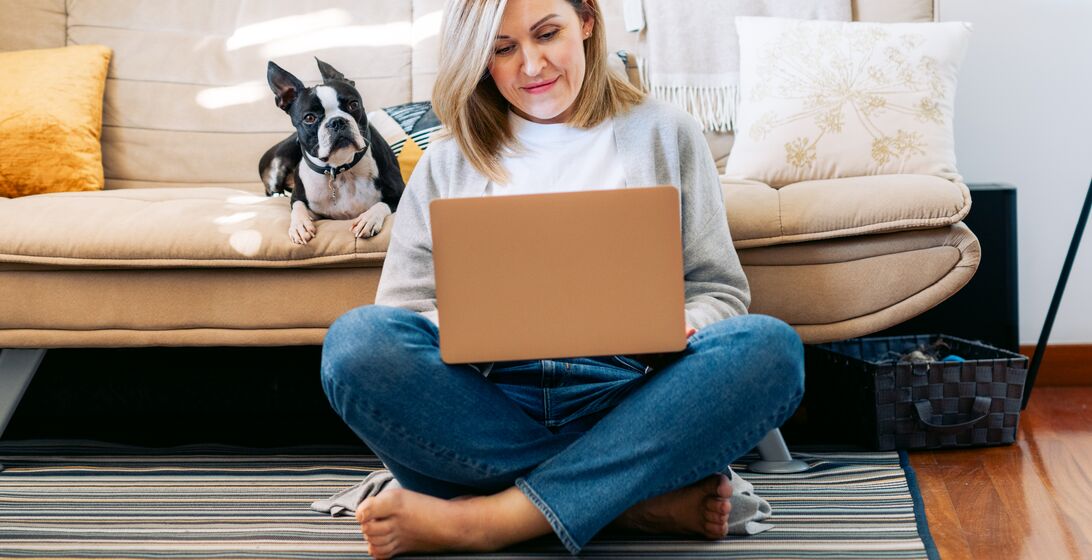 woman studying at home.